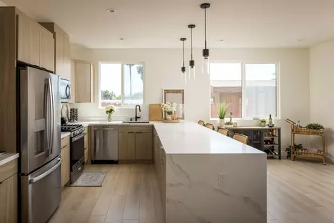 Kitchen - 5140 Los Robles Dr, Carlsbad, CA 92008 photo 5 of 7