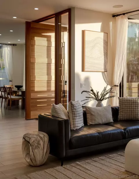 Entry Way - 5140 Los Robles Dr, Carlsbad, CA 92008 photo 3 of 4