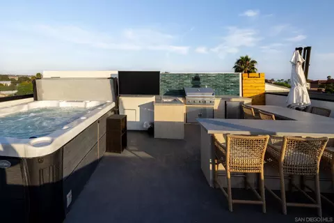 Exterior - 5140 Los Robles Dr, Carlsbad, CA 92008 photo 4 of 10