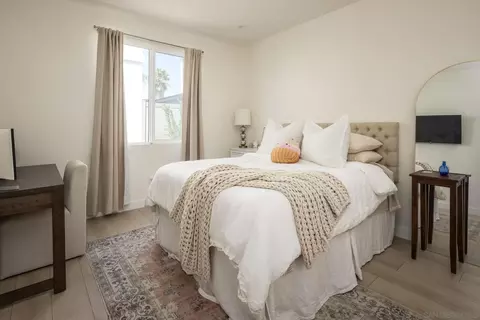 Bedroom - 5140 Los Robles Dr, Carlsbad, CA 92008 photo 7 of 9