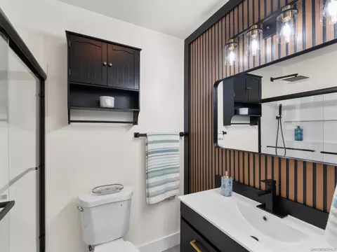 Bath - 1331 Ramblewood, Alpine, CA 91901 photo 5 of 5