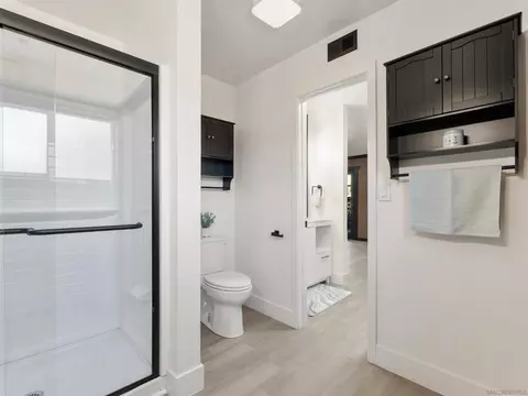 Bath - 1331 Ramblewood, Alpine, CA 91901 photo 2 of 5