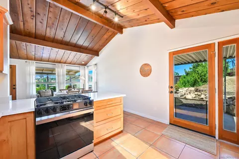 Kitchen - 9268 Hightop, Lakeside, CA 92040 photo 4 of 4