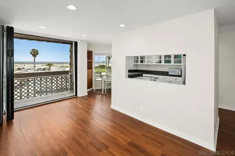 5155 W Point Loma #8, San Diego, CA 92107