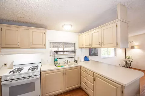 Kitchen - 1285 E Washington Ave #113, El Cajon, CA 92019 photo 2 of 3
