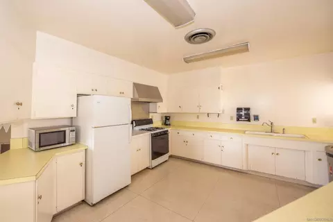 Kitchen - 1285 E Washington Ave #113, El Cajon, CA 92019 photo 3 of 3