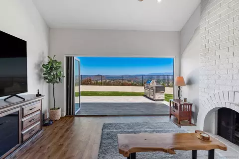 16396 Avenida Suavidad, San Diego, CA 92128