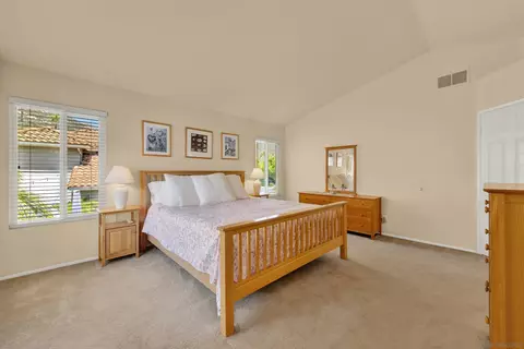 Bedroom - 13614 Quiet Hls, Poway, CA 92064 photo 2 of 3