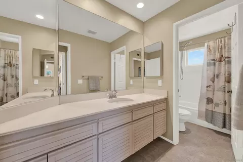 Bath - 13614 Quiet Hls, Poway, CA 92064 photo 6 of 7