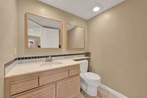 Bath - 13614 Quiet Hls, Poway, CA 92064 photo 1 of 7