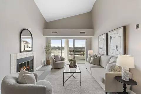 7043 Camino Degrazia #196, San Diego, CA 92111