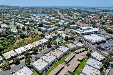 3852 Basilone St #2, San Diego, CA 92110