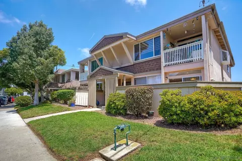 3852 Basilone St #2, San Diego, CA 92110