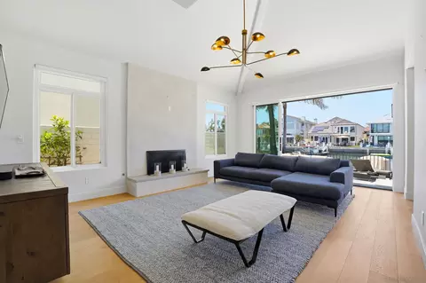 Living - 40 Spinnaker Way, Coronado, CA 92118 photo 3 of 4