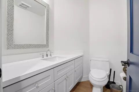 Bath - 40 Spinnaker Way, Coronado, CA 92118 photo 1 of 7