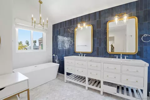 Bath - 40 Spinnaker Way, Coronado, CA 92118 photo 5 of 7