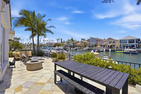 Exterior - 40 Spinnaker Way, Coronado, CA 92118 photo 5 of 9