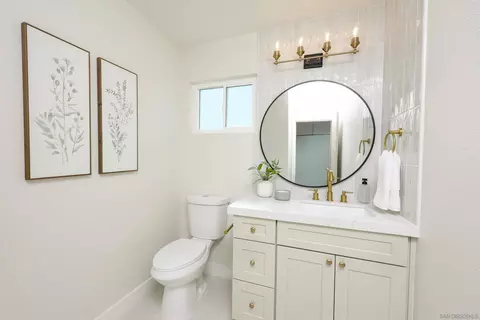 Bath - 658-660 Santa Fe Dr, Encinitas, CA 92024 photo 2 of 6