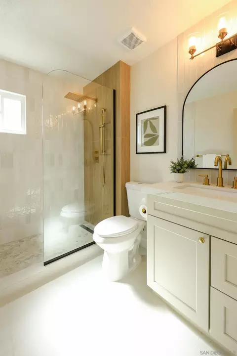 Bath - 658-660 Santa Fe Dr, Encinitas, CA 92024 photo 6 of 6
