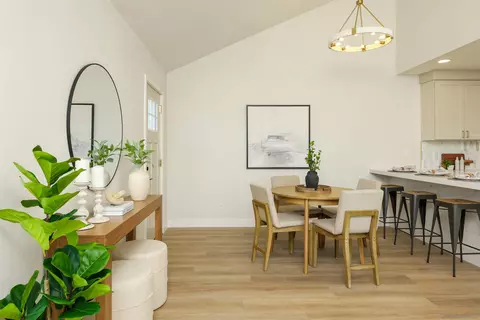 Dining - 658-660 Santa Fe Dr, Encinitas, CA 92024 photo 2 of 3