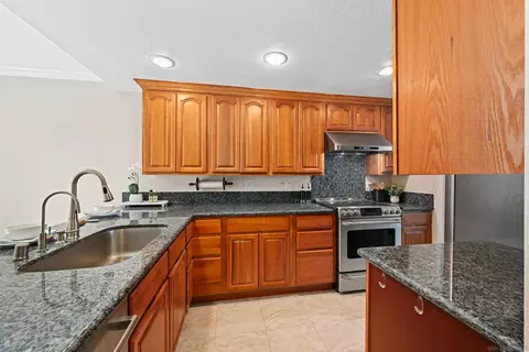 Kitchen - 8745 Caminito Sueno, La Jolla, CA 92037 photo 4 of 7