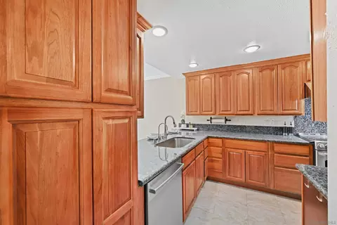 Kitchen - 8745 Caminito Sueno, La Jolla, CA 92037 photo 3 of 7