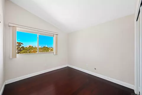 Bedroom - 8745 Caminito Sueno, La Jolla, CA 92037 photo 4 of 4