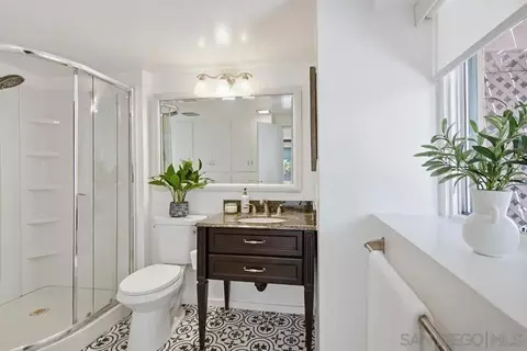 Bath - 4263 Hawk St, San Diego, CA 92103 photo 4 of 6