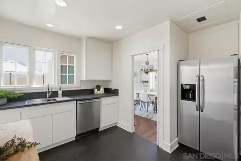 Kitchen - 4263 Hawk St, San Diego, CA 92103 photo 3 of 4