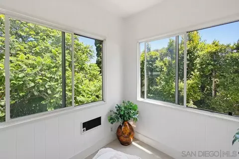 Bedroom - 4263 Hawk St, San Diego, CA 92103 photo 4 of 9