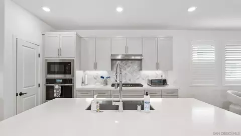 15681 Rennyson Way, San Diego, CA 92127