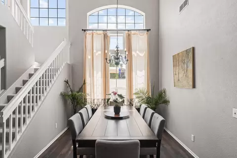 Dining - 1593 Avenida Guillermo, Oceanside, CA 92056 photo 1 of 2