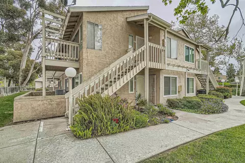 675 Diamond Way #137, Vista, CA 92083