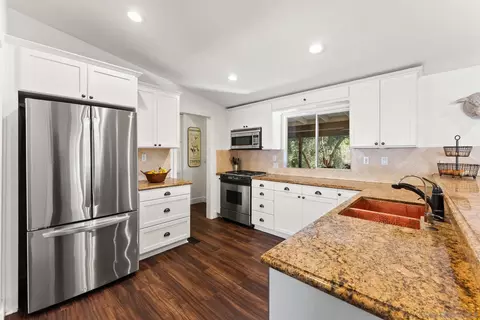 Kitchen - 20751 Sutherland Dam Rd, Ramona, CA 92065 photo 2 of 4