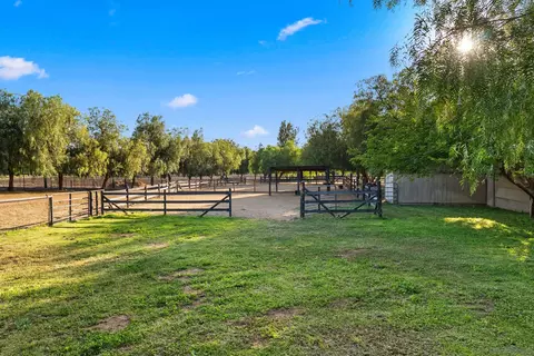 Exterior - 20751 Sutherland Dam Rd, Ramona, CA 92065 photo 19 of 25