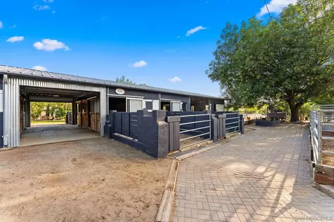 Exterior - 20751 Sutherland Dam Rd, Ramona, CA 92065 photo 22 of 25