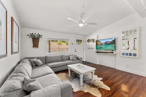 Living - 20751 Sutherland Dam Rd, Ramona, CA 92065 photo 2 of 3