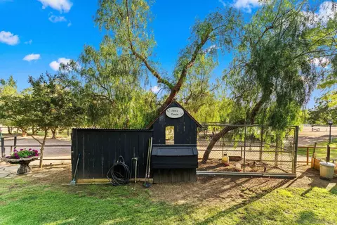 Exterior - 20751 Sutherland Dam Rd, Ramona, CA 92065 photo 11 of 25