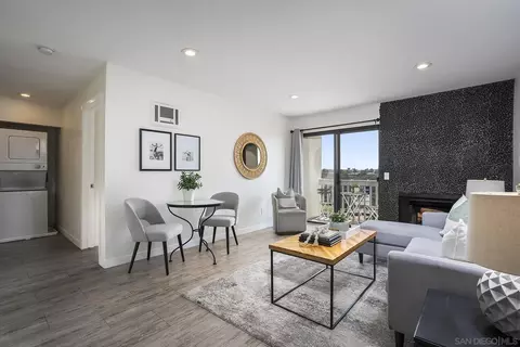 2909 Cowley #F, San Diego, CA 92117