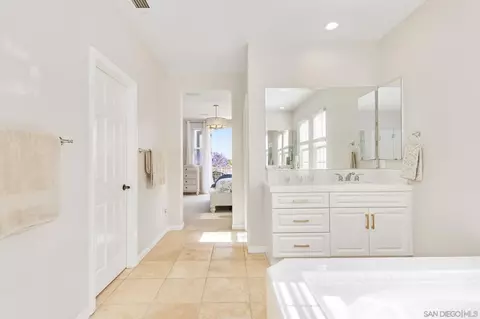 Entry Way - 1737 Skimmer Ct, Carlsbad, CA 92011 photo 3 of 3