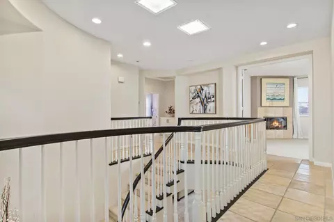 Entry Way - 1737 Skimmer Ct, Carlsbad, CA 92011 photo 2 of 3