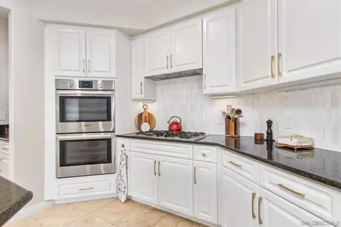 Kitchen - 1737 Skimmer Ct, Carlsbad, CA 92011 photo 3 of 5