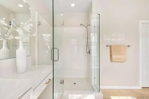 Bath - 1737 Skimmer Ct, Carlsbad, CA 92011 photo 3 of 6