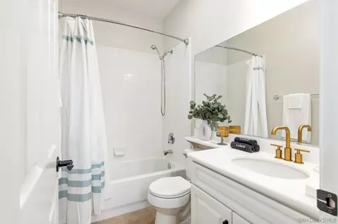 Bath - 1737 Skimmer Ct, Carlsbad, CA 92011 photo 5 of 6