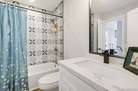 Bath - 10513 Kerrigan Ct, Santee, CA 92071 photo 2 of 5
