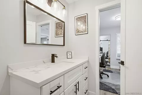 Bath - 10513 Kerrigan Ct, Santee, CA 92071 photo 5 of 5