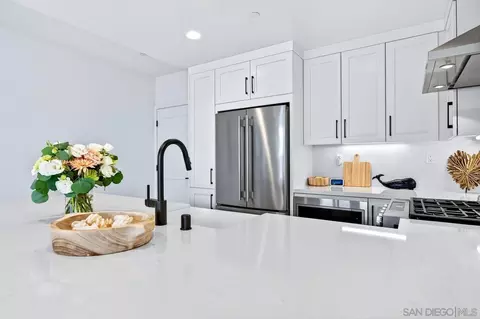 Kitchen - 1101 Catania Ct #201, Encinitas, CA 92024 photo 4 of 8