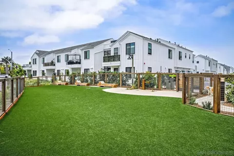 Exterior - 1101 Catania Ct #201, Encinitas, CA 92024 photo 8 of 11