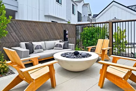 Exterior - 1101 Catania Ct #201, Encinitas, CA 92024 photo 6 of 11
