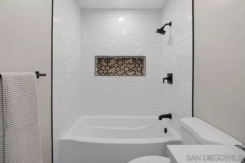 Bath - 1671 N Ash, Escondido, CA 92027 photo 3 of 5